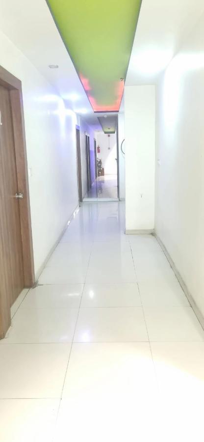 Hotel Jay Bhawani อาเมดาบัด ภายนอก รูปภาพ